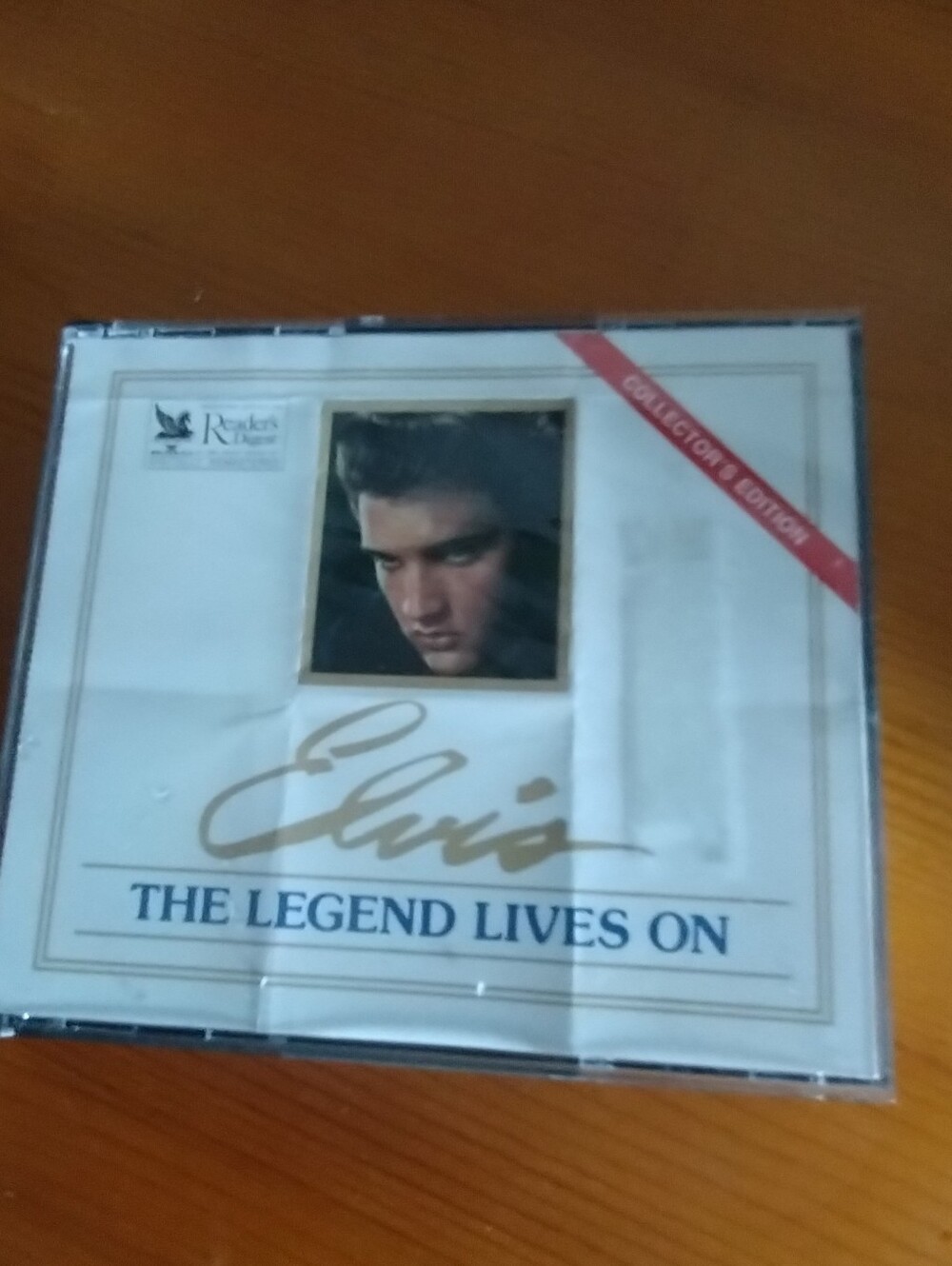 Readers Digest Elvis "The Legend Lives On" Collector's Edition CD - White & Gold